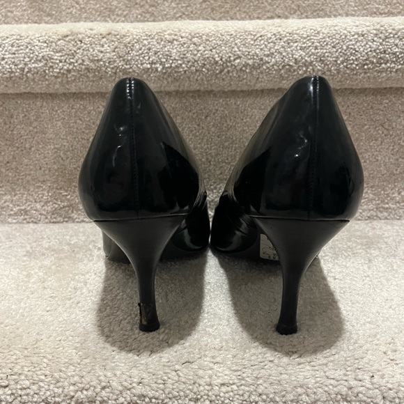 TAHARI “riddle” black square open toe pump heels, size 9 - Picture 4 of 5